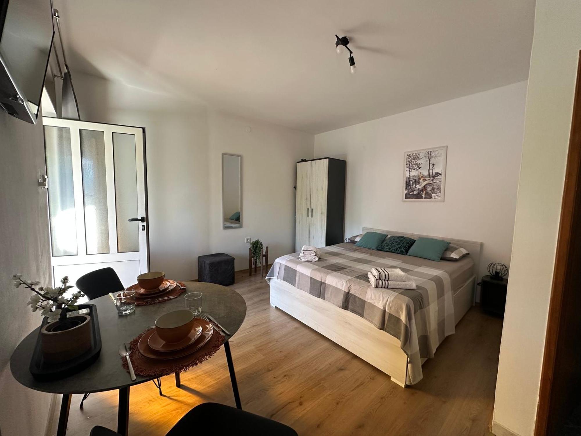 Studio Apartment Coce Trogir Exterior photo