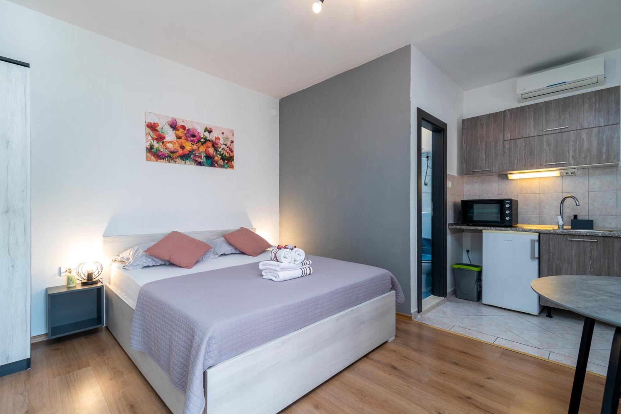 Studio Apartment Coce Trogir Exterior photo