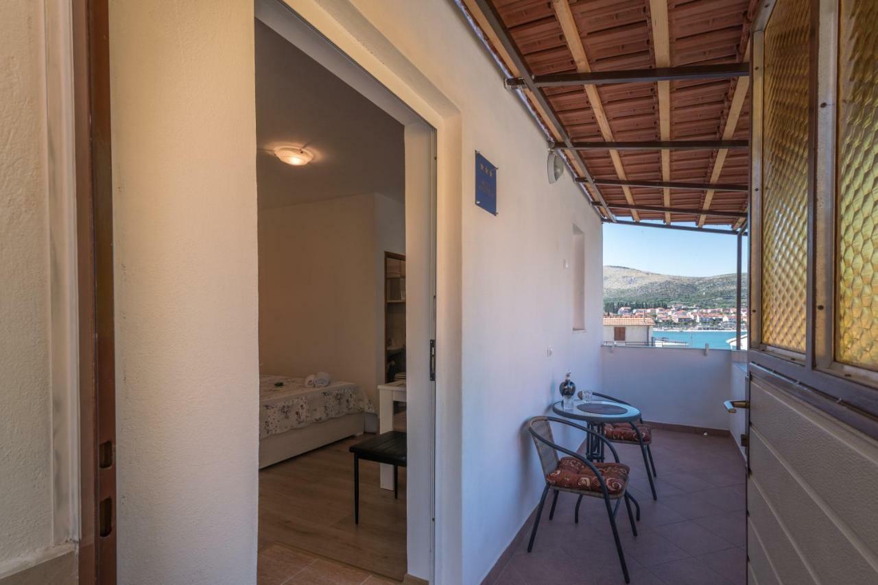 Studio Apartment Coce Trogir Exterior photo