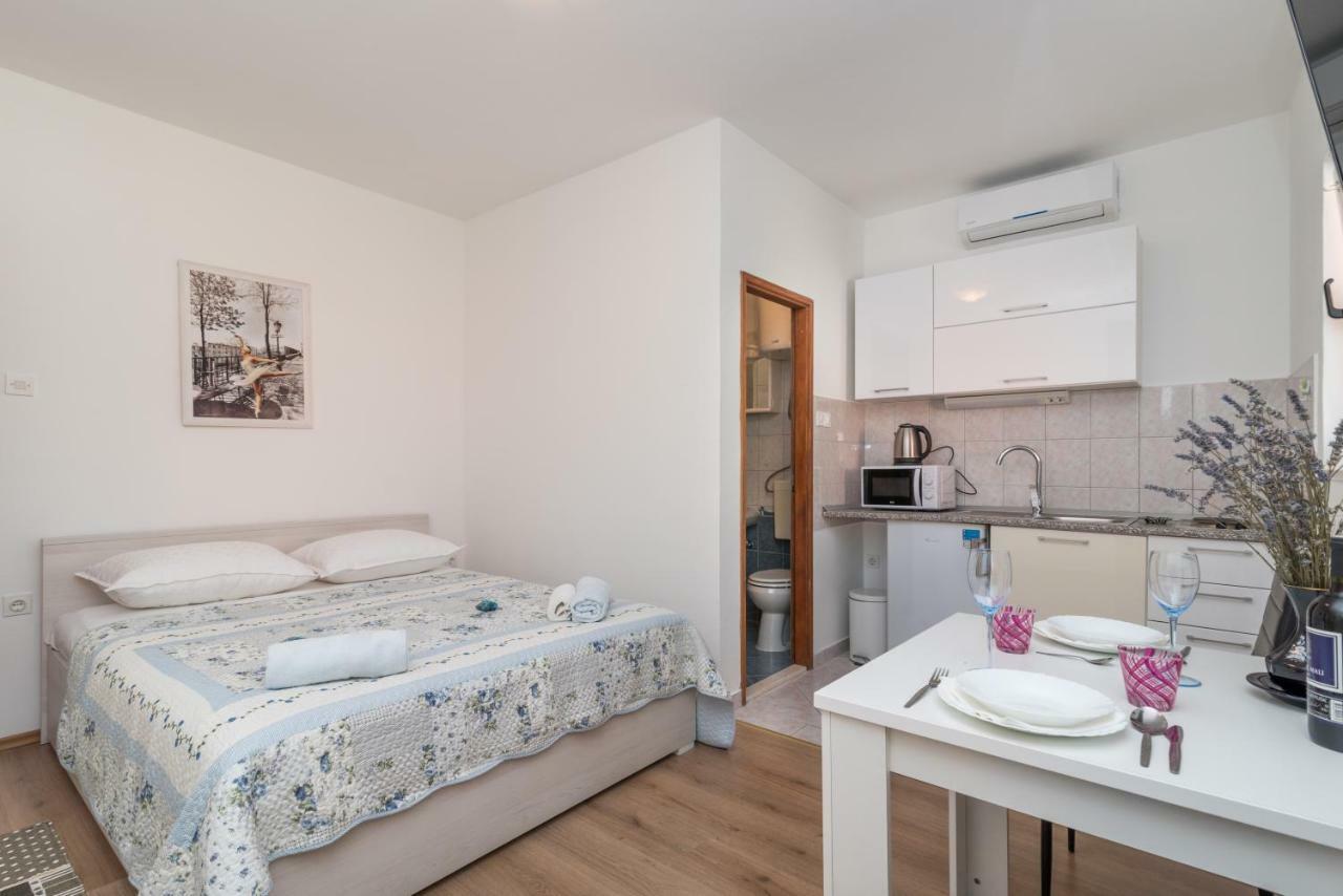Studio Apartment Coce Trogir Exterior photo